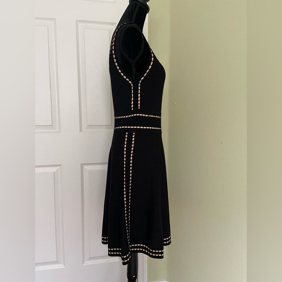 Alice + Olivia Sleeveless A-line Knit Dress - Picture 4 of 12